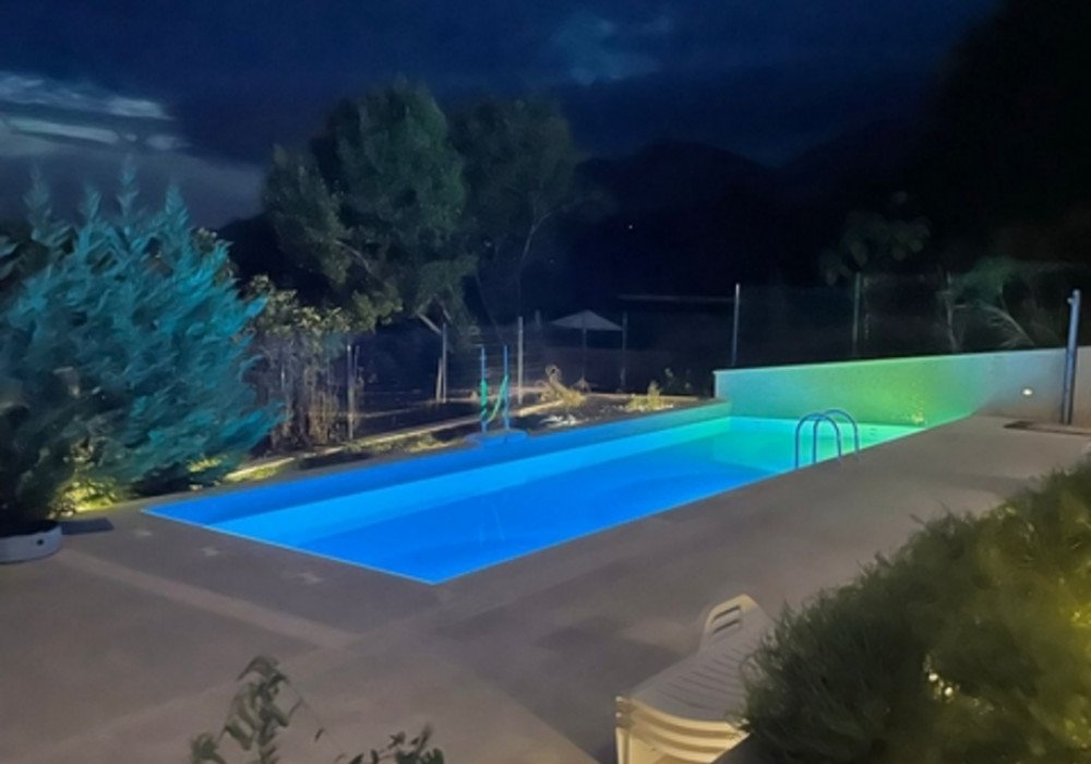Tivat, Donja Lastva district. A new five-storey residential complex with a swimming pool

The buyer is exempt from paying tax on the turnover of real 