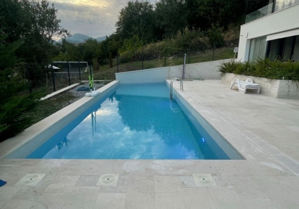 Tivat, Donja Lastva district. A new five-storey residential complex with a swimming pool

The buyer is exempt from paying tax on the turnover of real 