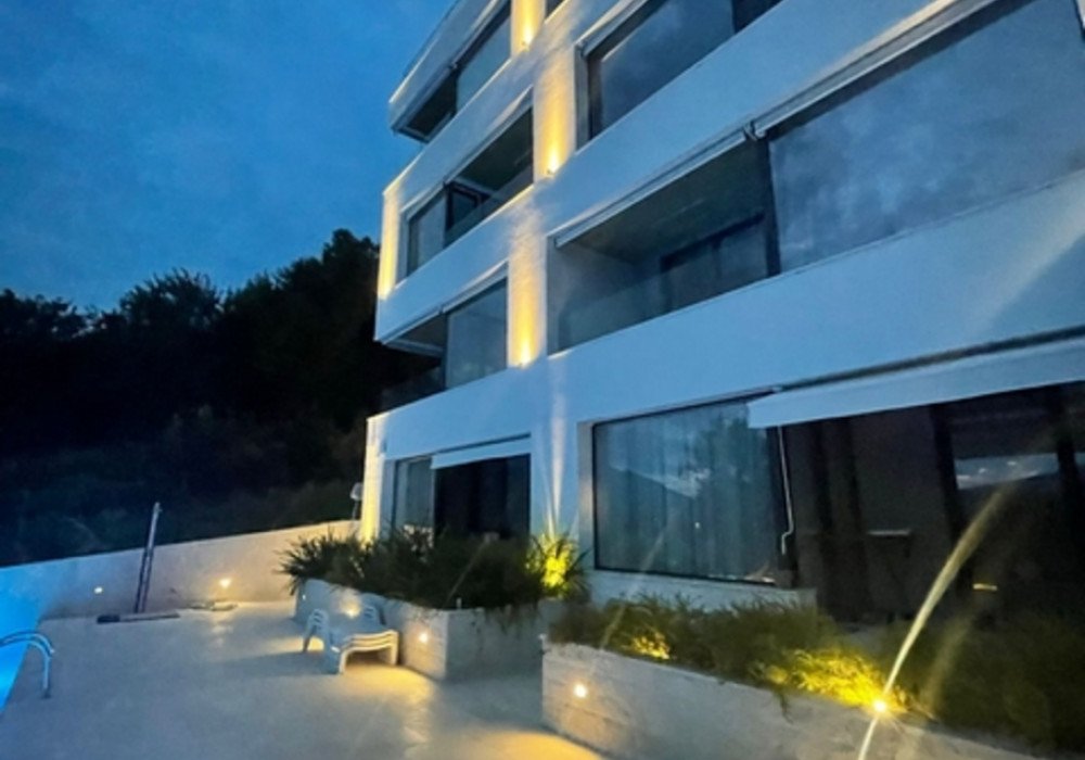 Tivat, Donja Lastva district. A new five-storey residential complex with a swimming pool

The buyer is exempt from paying tax on the turnover of real 
