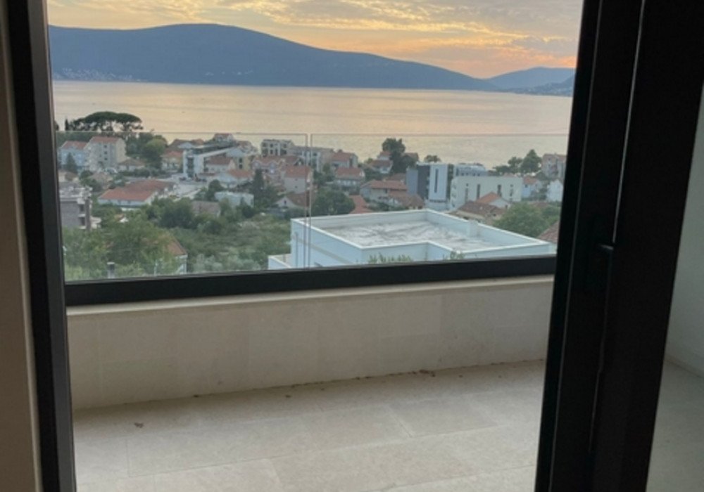 Tivat, Donja Lastva district. A new five-storey residential complex with a swimming pool

The buyer is exempt from paying tax on the turnover of real 