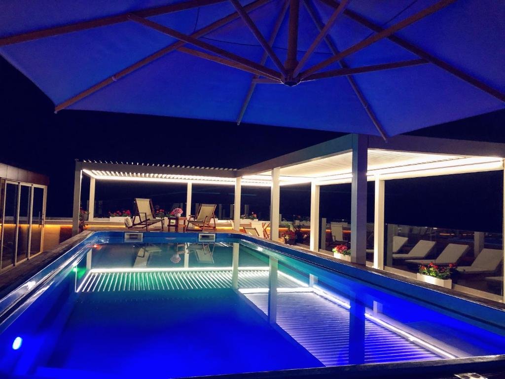 ‍

LOCATION
This luxurious one bedroom apartment is located in Budva Municipality, 6km away from the city center. The sea and the beach are 100m away 