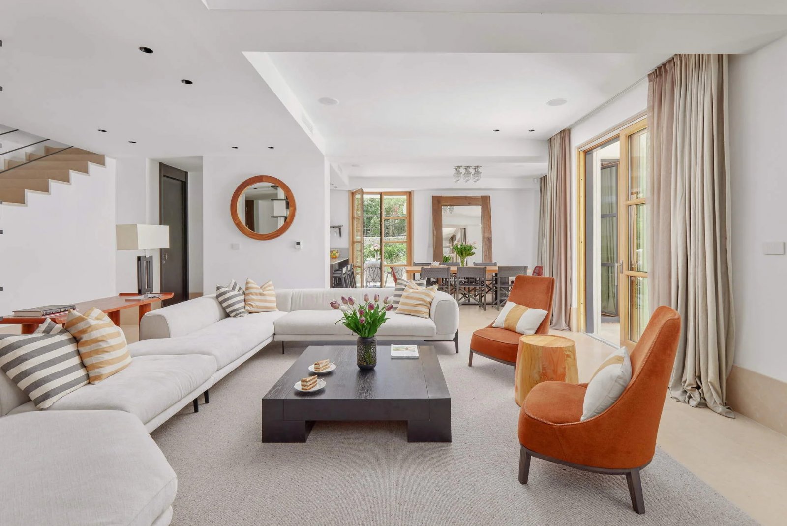 Budva: ‍

This wonderful villa has its own terrace and a pool. The beautiful estate is tucked in nature, with wonderful views towards the sea and hills. The  