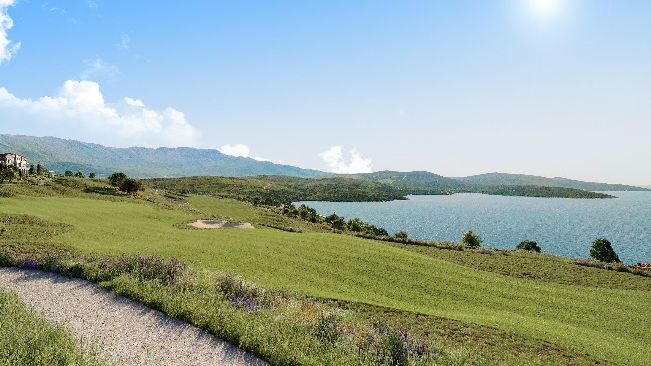 LOCATION 
Spectacular golf residences on the Montenegro coast
The Villa is located in an exclusive new hillside golf neighbourhood that includes Monte