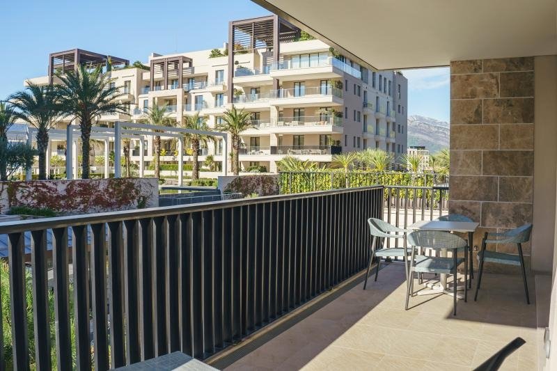 Tivat: Living Area: 64m2+19m2 terrace

Total area: 83m2

Floor: 1st

Bedrooms: 1

Bathrooms: 1 + toilet

‍

‍

Fully furnished with modern interiors one bedr 