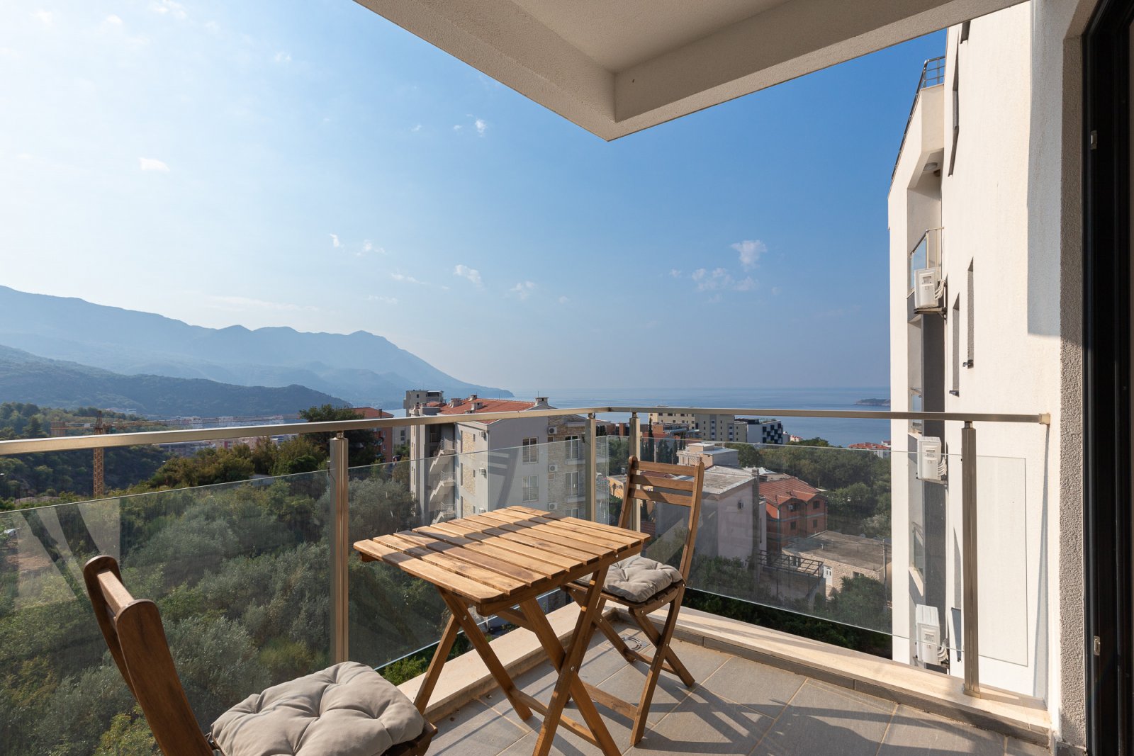 Modern Sea View Apartment – Becici<br><br><p>Modern Sea View Apartment – Becici

	 A spacious one-bedroom apartment of 52 m² is for sale, located on a