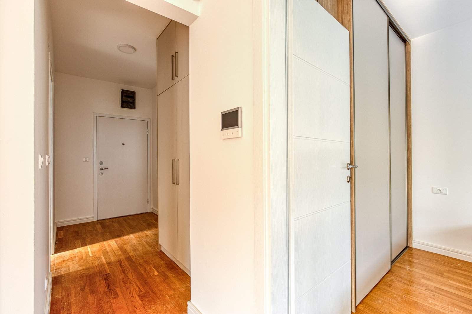 Modern Sea View Apartment – Becici<br><br><p>Modern Sea View Apartment – Becici

	 A spacious one-bedroom apartment of 52 m² is for sale, located on a