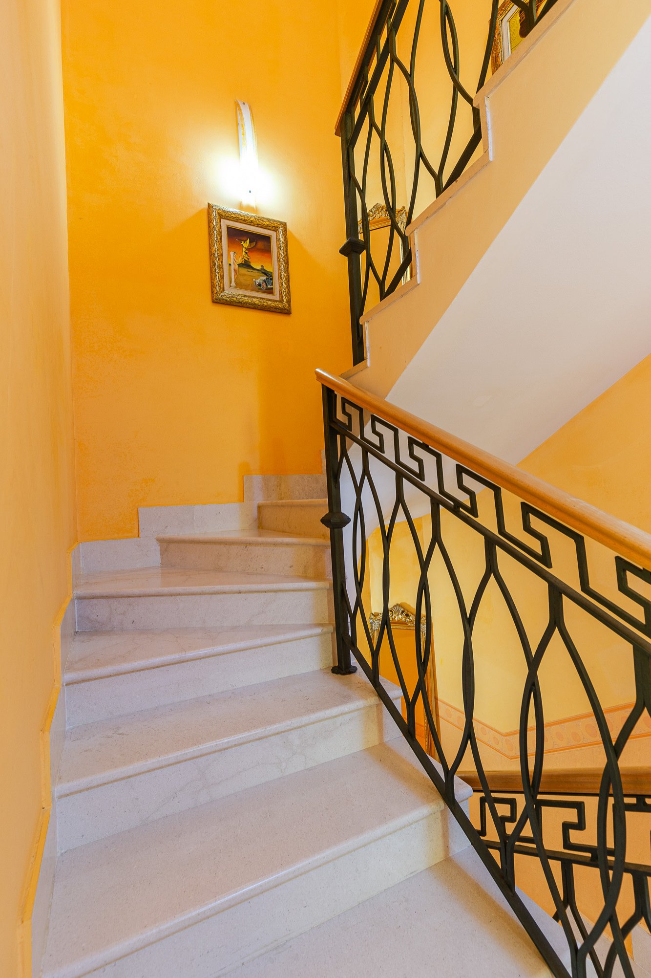 Three-level house with three bedrooms, 176 m², Lastva<br><br><p>House for Sale in Lastva, Jaz


	 A house of 174 m² is for sale, built 15 years ago, w