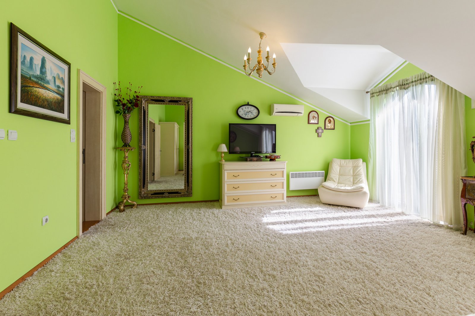 Three-level house with three bedrooms, 176 m², Lastva<br><br><p>House for Sale in Lastva, Jaz


	 A house of 174 m² is for sale, built 15 years ago, w