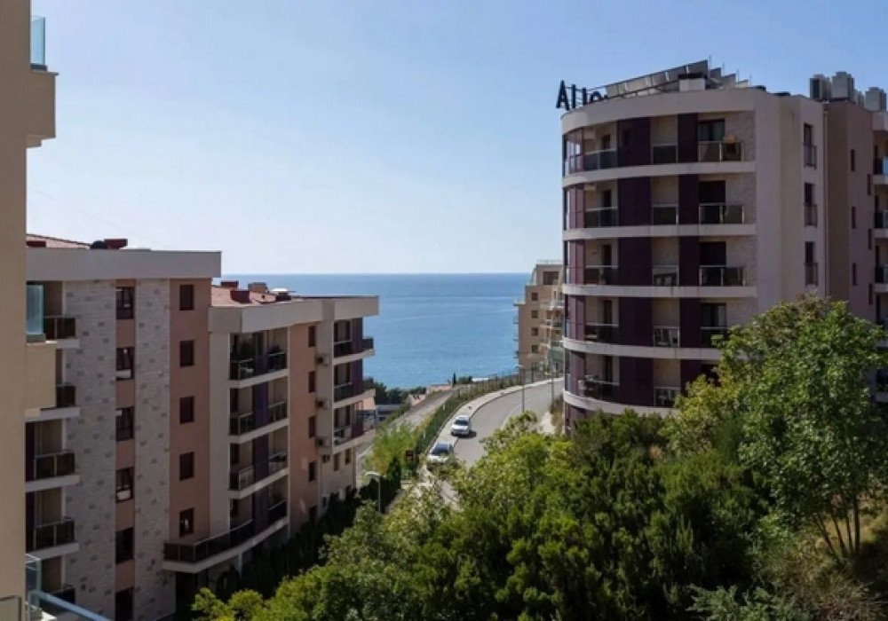 Budva Riviera, Becici district. New one-bedroom apartment in a new house

Distance to the sea 350m

The area is 61 sq.m.

Second floor

The house is e