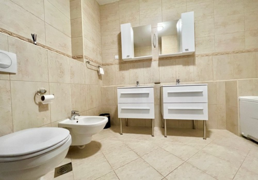 Budva Riviera, Becici district. New one-bedroom apartment in a new house

Distance to the sea 350m

The area is 61 sq.m.

Second floor

The house is e