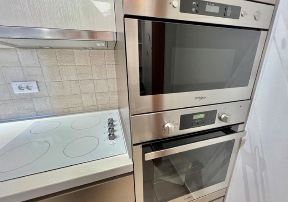 Budva Riviera, Becici district. New one-bedroom apartment in a new house

Distance to the sea 350m

The area is 61 sq.m.

Second floor

The house is e