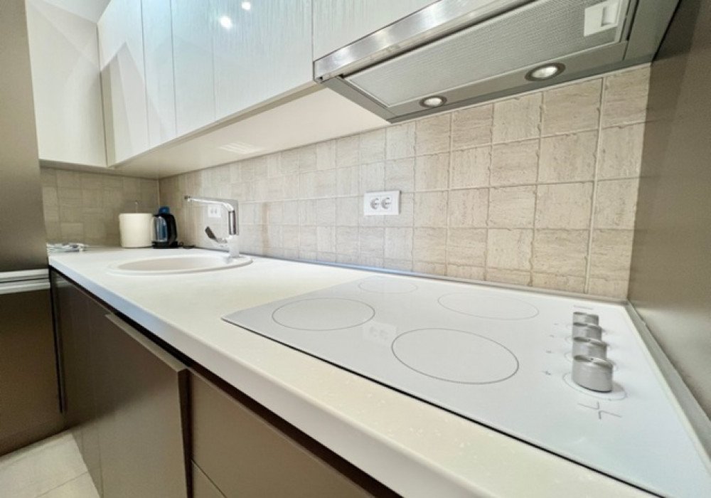 Budva Riviera, Becici district. New one-bedroom apartment in a new house

Distance to the sea 350m

The area is 61 sq.m.

Second floor

The house is e