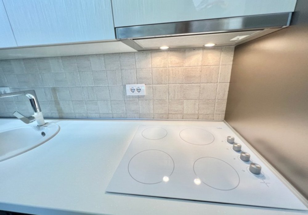 Budva Riviera, Becici district. New one-bedroom apartment in a new house

Distance to the sea 350m

The area is 61 sq.m.

Second floor

The house is e