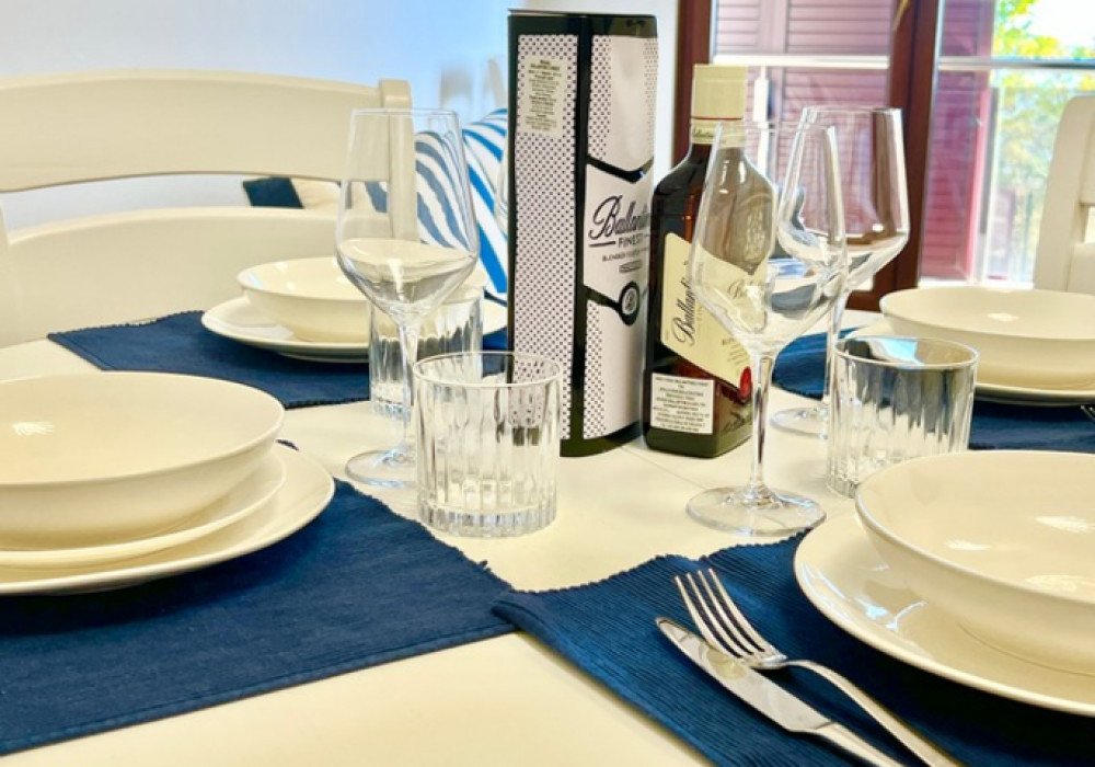 Budva Riviera, Becici district. New one-bedroom apartment in a new house

Distance to the sea 350m

The area is 61 sq.m.

Second floor

The house is e