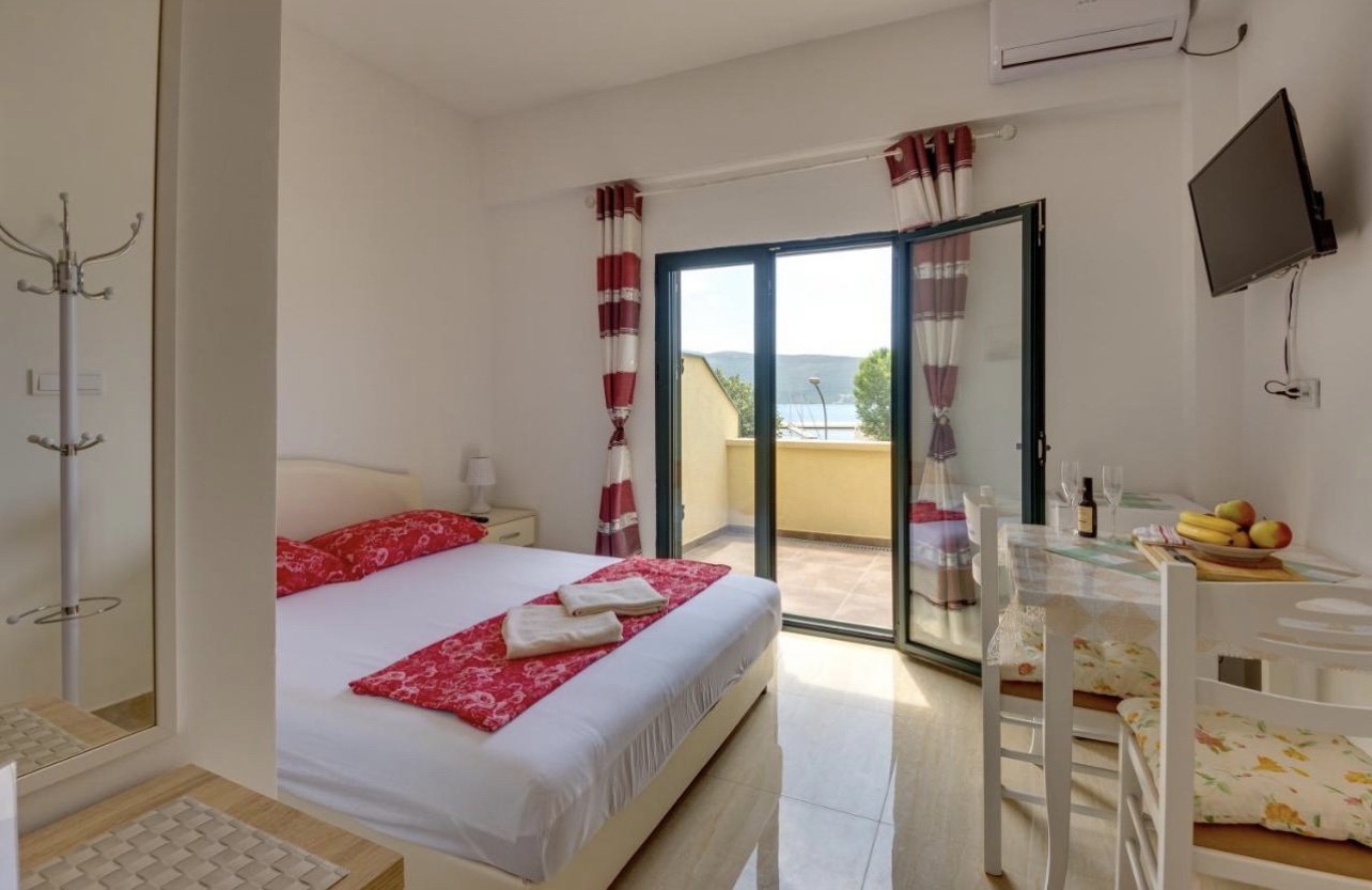 Meljine: For sale a spacious house in Meljine near the sea <br><br><p>House for sale in Herceg Novi, Meljine.


	 The house has an area of 500m2, and the plot  