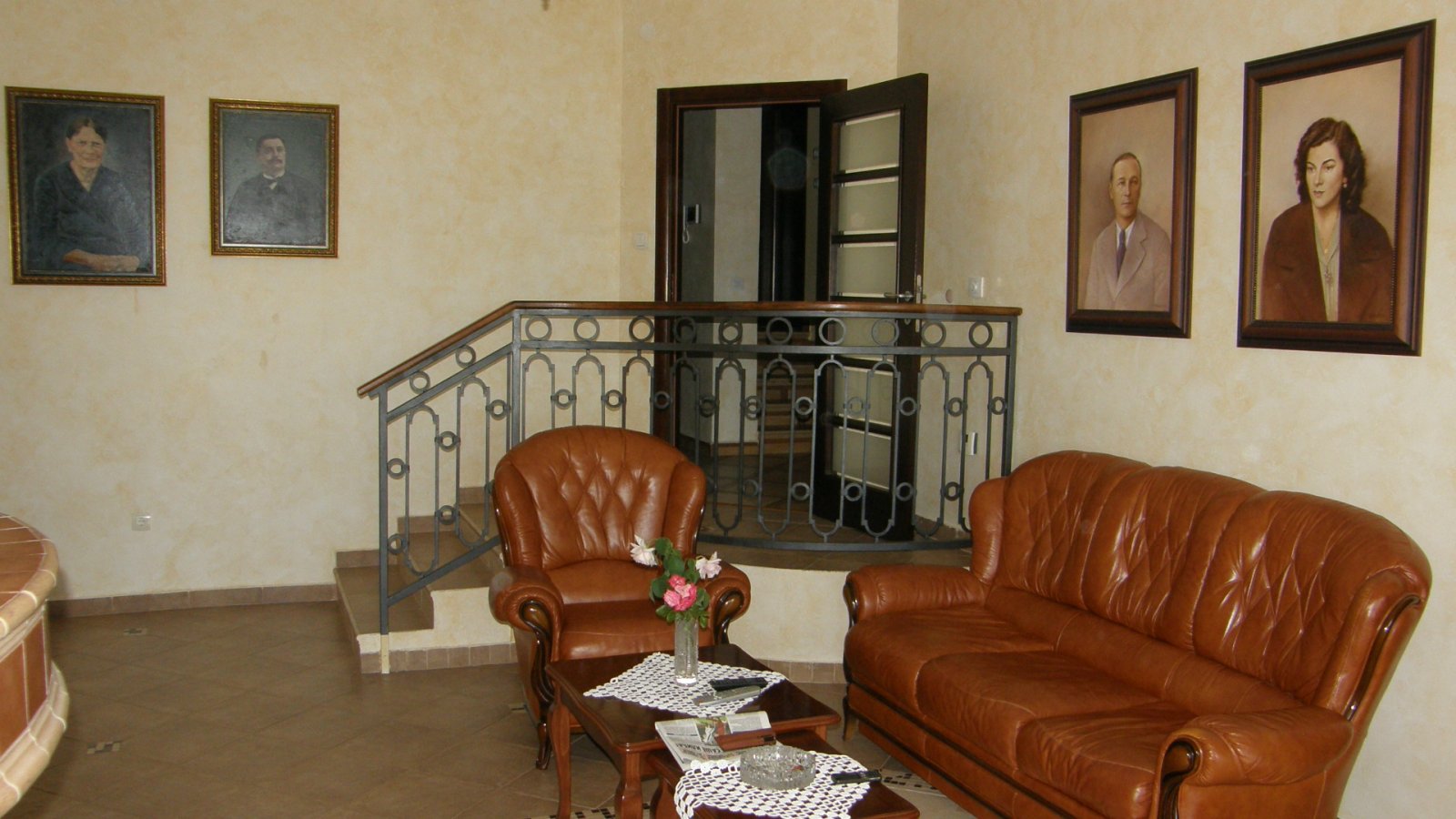 Kavac: Three-story house in Kavac with a beautiful view of the sea<br><br><p>House for sale in the town of Kavac with a beautiful view of the sea. The house  