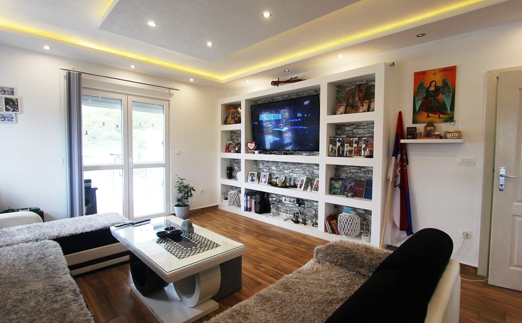 Bjelisi: Sea view house in Belishi<br><br><p>House overlooking the sea in Bjelisi. 
	 House area 241 m2, plot area 280 m2. 
	 House plan: 
	 On the first floor 