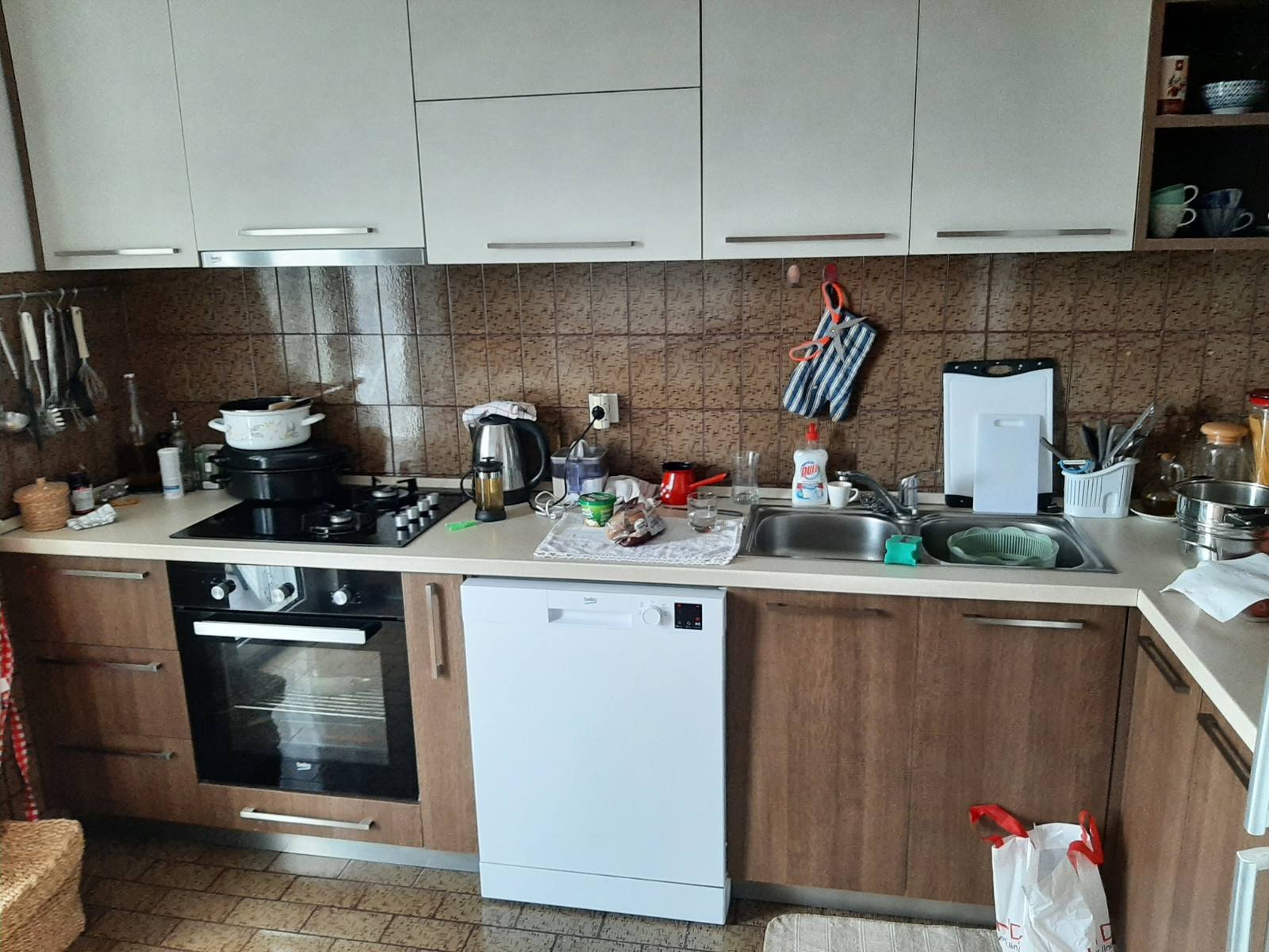 House with amazing view in Tivat for sale<br><br><p>House with amazing view in Tivat for sale. 
	 The area of the house is 210 m2, and the area of the