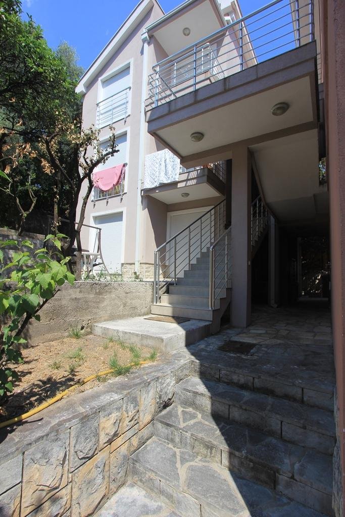 Hotel in Igalo<br><br><p>For sale a Hotel consisting of two buildings of - three-story and four-story - in Igalo, Herceg Novi. The hotel is located on