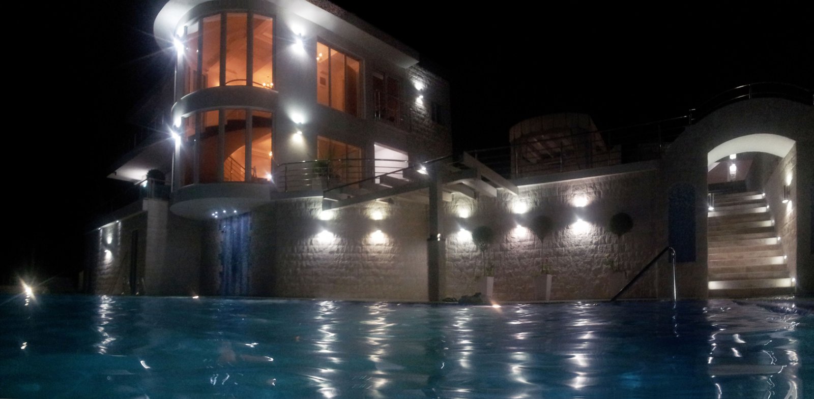 Two lux villas in complex<br><br><p>In the quiet village of Kalampur Vista, 10 km away from Bar, there is a mini-complex for sale, consisting of two v