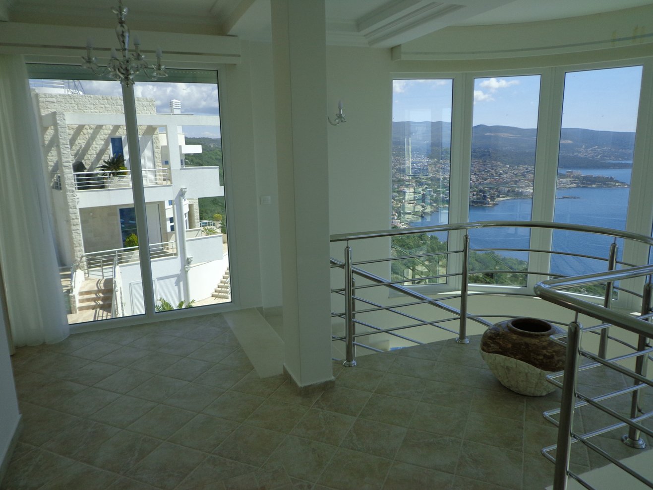 Two lux villas in complex<br><br><p>In the quiet village of Kalampur Vista, 10 km away from Bar, there is a mini-complex for sale, consisting of two v