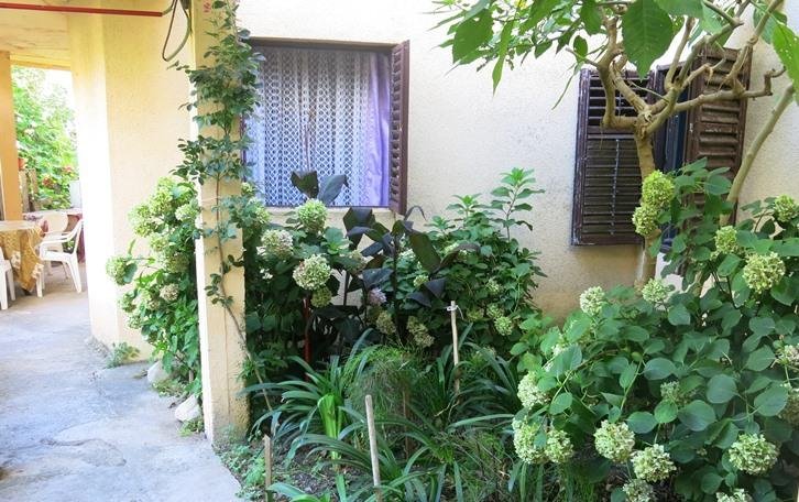 Rafailovici: SPECIAL OFFER! Mini hotel in Rafailovici near the sea<br><br><p>Mini hotel for sale in the small touristic resort of Rafailovici, municipality Budva.  