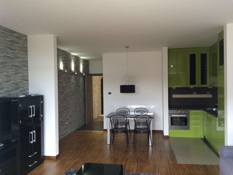 Budva: An apartment in a complex with swimming pool in Budva<br><br><p>An apartment for sale in Budva, five minutes from Sveti Stefan island, on the ground f 