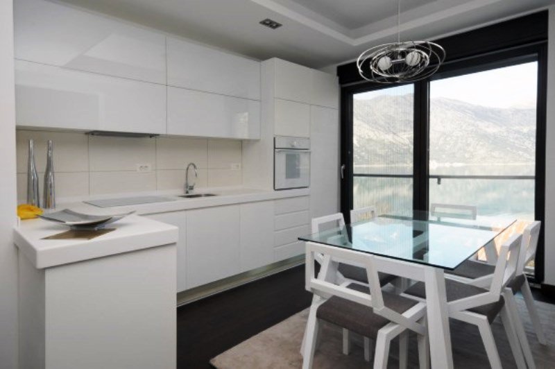 Kotor: Luxurious apartments in Kostanjica<br><br><p>Apartments for sale in a complex with the captivating view of the sea. The apartments are located at only 