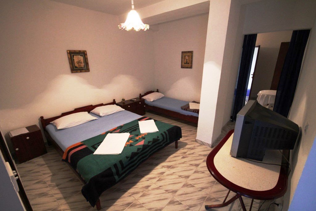 Mini hotel in Budva<br><br><p>House / mini hotel for sale, with a total area of 600 m2. On the plot there is parking for two cars. The house is locate