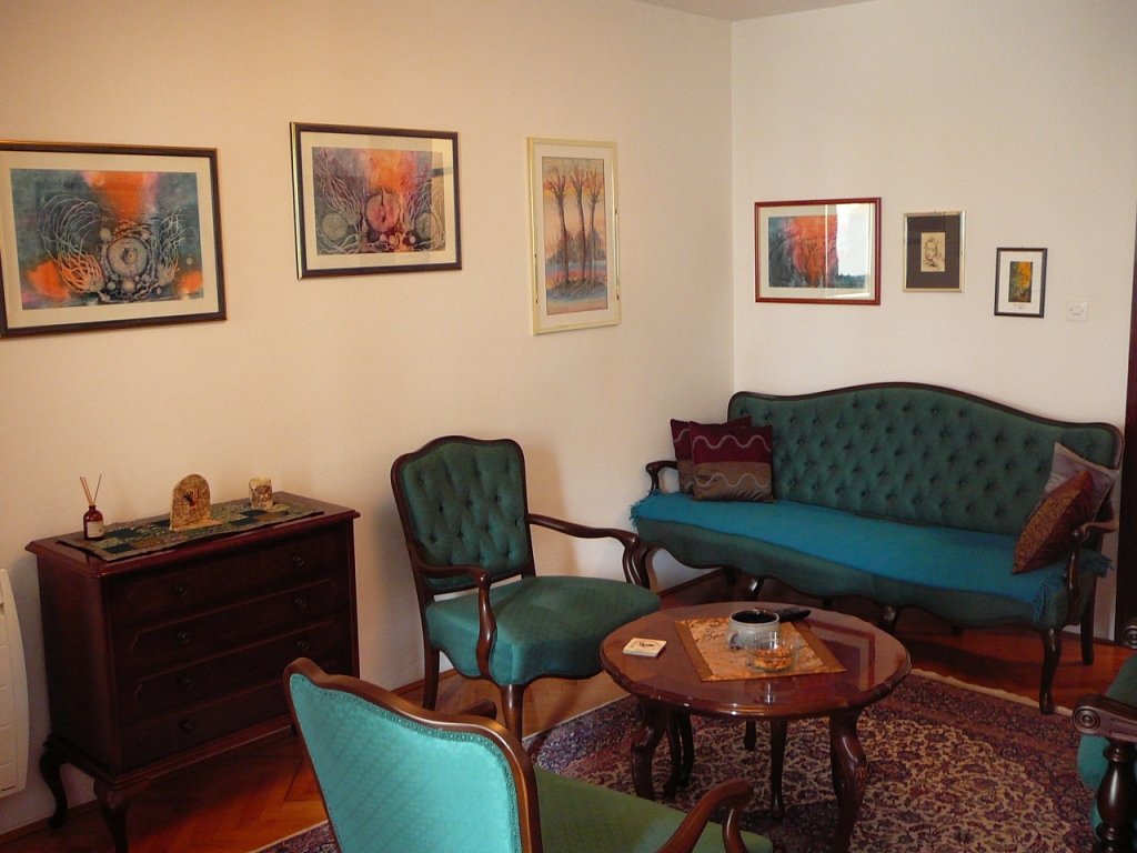 Apartment in Kotor<br><br><p>Four - room apartment for sale on the 3rd floor, with a beautiful sea view. Area of the apartment is 95 m2 plus a terrace