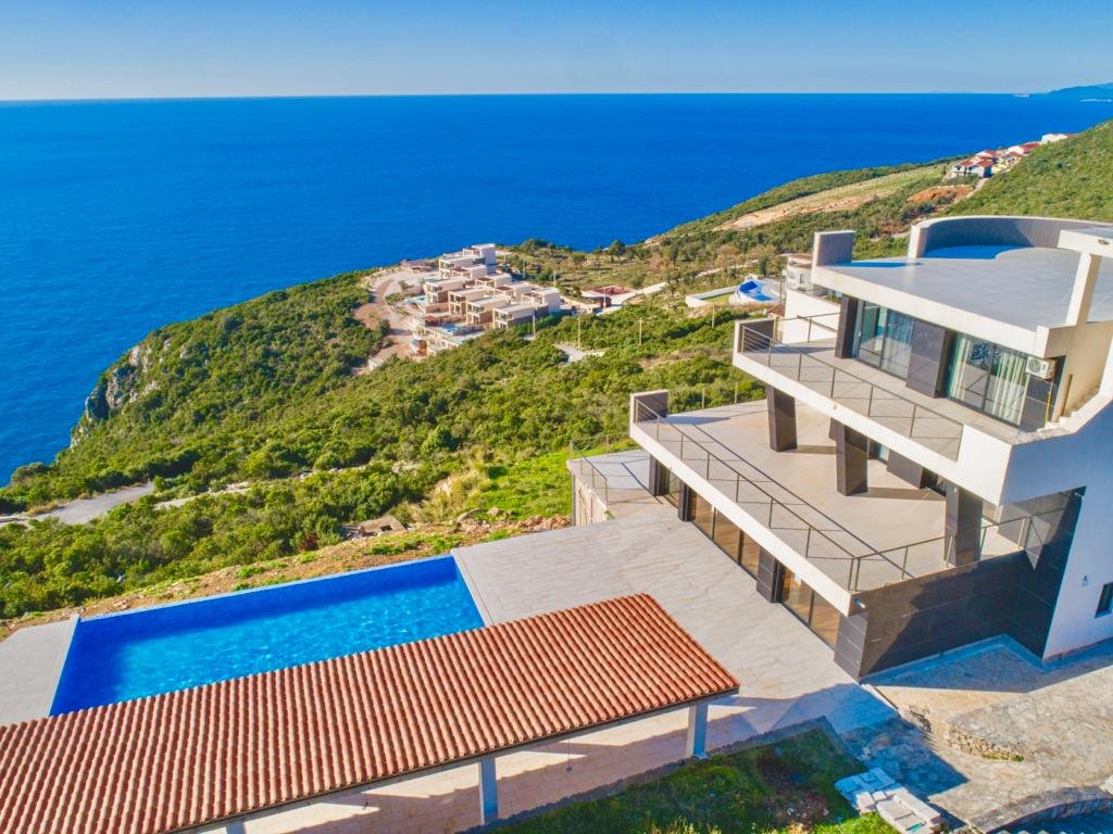 An exclusive villa with wonderful sea view in Krimovica<br><br><p>In a quiet place Krimovica, 9 km away from Budva, a villa with wonderful sea views i