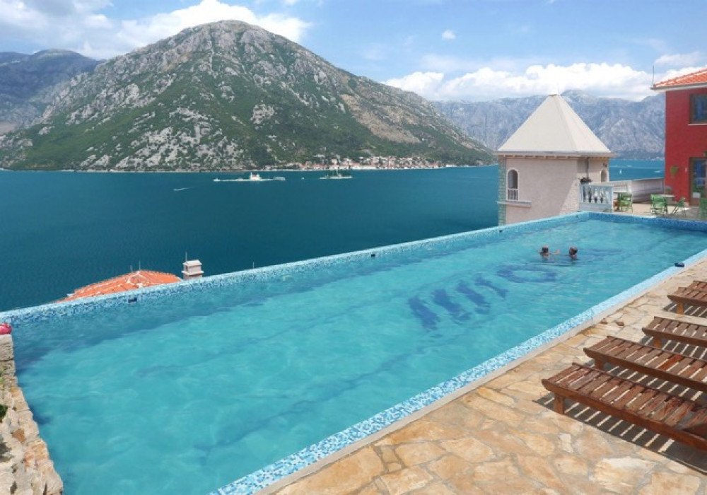 kostanica: Kotor, Kostanica district. Three-bedroom apartment with sea view

The apartment is located in an elite residential complex, built to the highest stand 