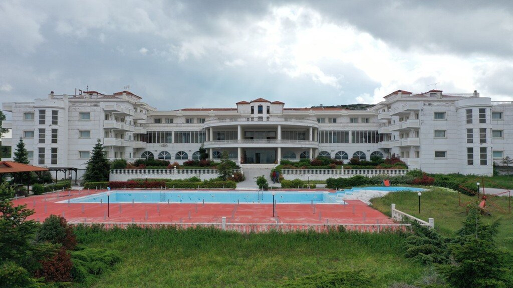 Thessaloniki: Verkauf Hotel 4390 m² in den Vororten von Thessaloniki 