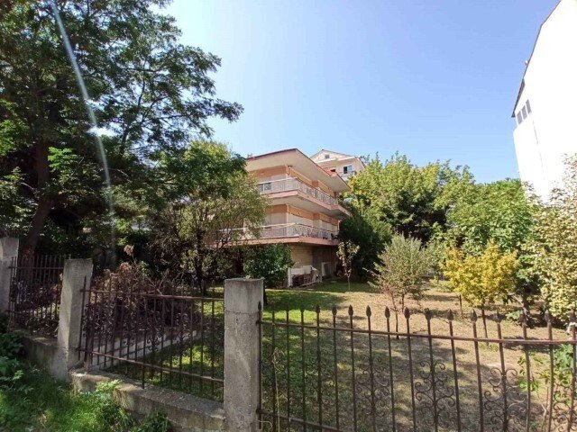 Thessaloniki: Verkauf Einfamilienhaus 240 m² in den Vororten von Thessaloniki 