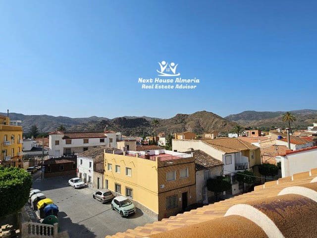 Cantoria: Dieses wunderschön renovierte Stadthaus im Herzen des einladenden andalusischen Dorfes Cantoria, wo jeder Morgen mit dem Duft frischen Kaffees aus den 