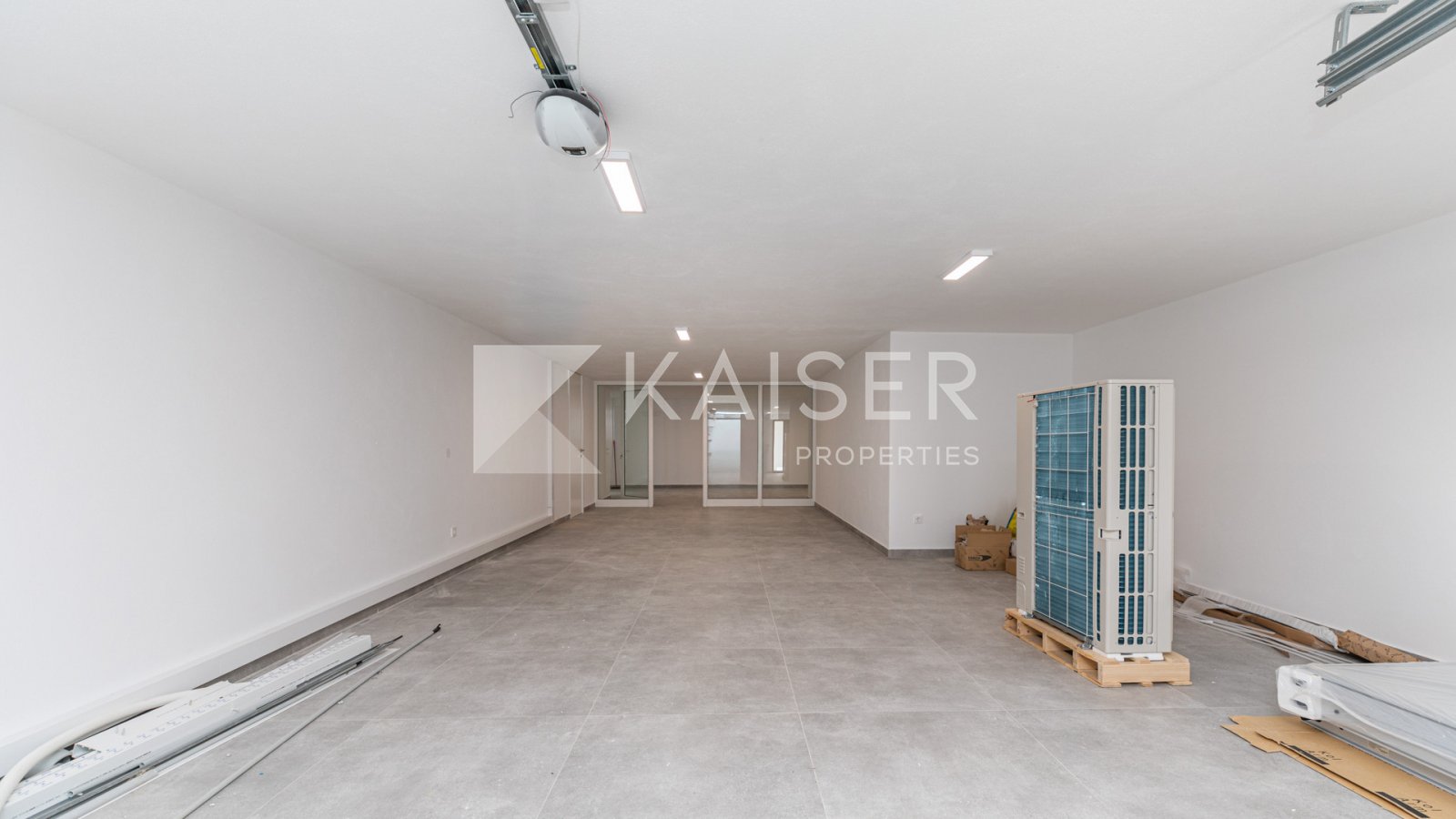 Home Staging
Diese erstaunliche Villa mit zeitgenössischer Architektur bietet freie Aussicht und hochwertige Ausstattung. Sie befindet sich in einer r