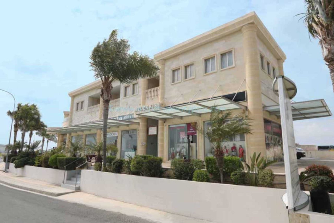 Paralimni: Prestigious commercial property including 11 apartments and 10 shop units and large underground parking in Paralimni - PAR170<br /><br />This property 