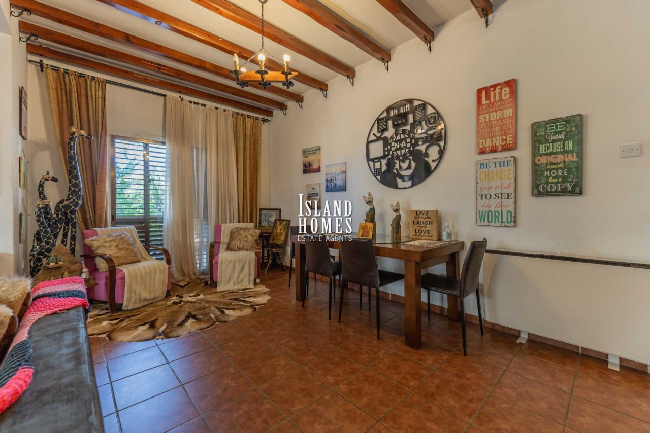 3 bedroom house with provisions for swimming pool and TITLE DEEDS for share of land in Paralimni - PAR203<br /><br />This traditional style house has 