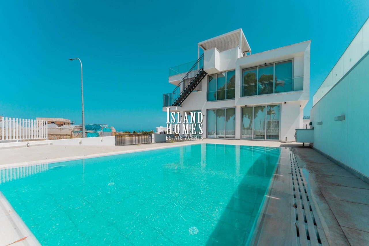 Protaras: 5 bedroom, 2  bathroom, NEW BUILD  detached villa with SEA VIEWS in fantastic location of Protaras - IJP104DP.<br /><br />This stylish villa, offered  