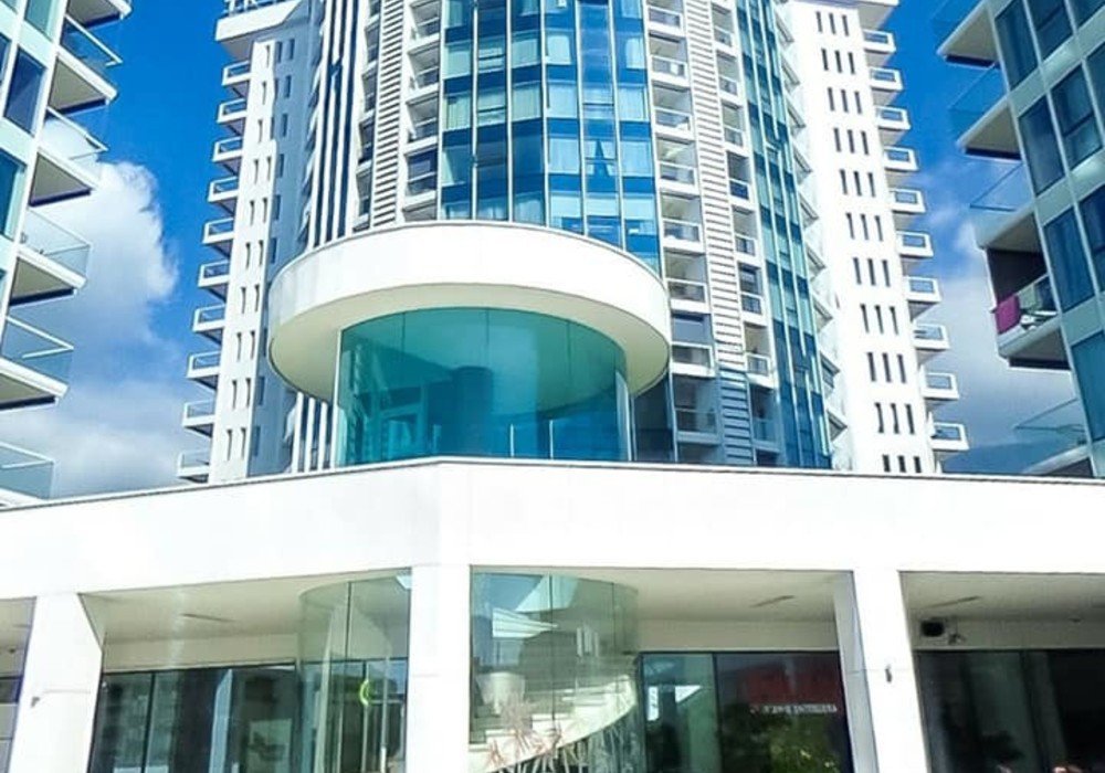 Apartment parameters:

Area 104 sq.m.

Bedrooms 2

Bathrooms 2

Sea view

Floor - 12

Elevator