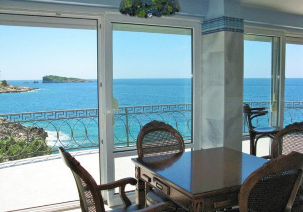 Total area 497 sq.m.

Land area 375 sq.m.

Bedrooms 5 