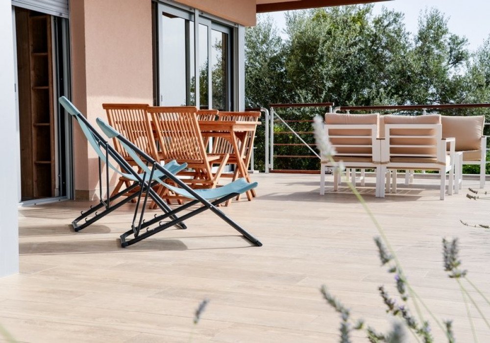 There are two apartments with two bedrooms left in this complex:

 

- apartment B-4: floor - third, fully furnished, with two bedrooms, two bathrooms