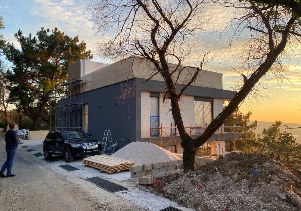 Boka Kotorska bay, Kavach district. New under construction three-bedroom pool villa surrounded by pine forest and stunning panoramic views.

Completio