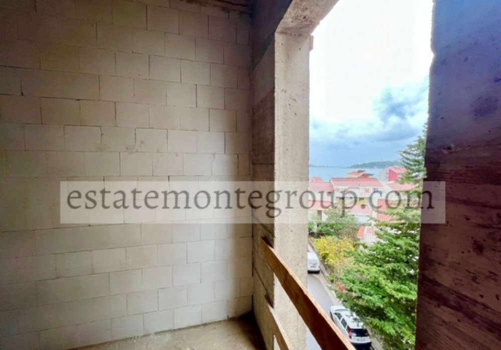 Budva Riviera, Rafailovichi district. New residential six-story building.

Distance to the sea - 150m.

Floors 8, including:

- residential floors 6

