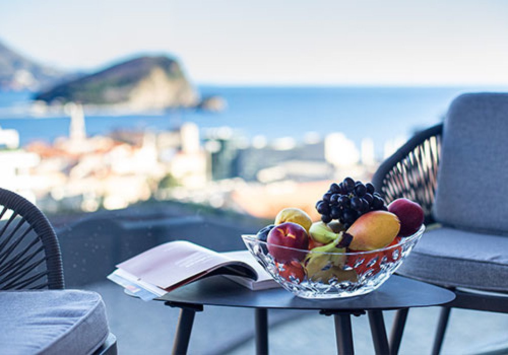 budva: Budva, a new luxury residential complex with panoramic views, a closed area and a swimming pool.

Distance to the sea 350m

sea view

The complex cons 