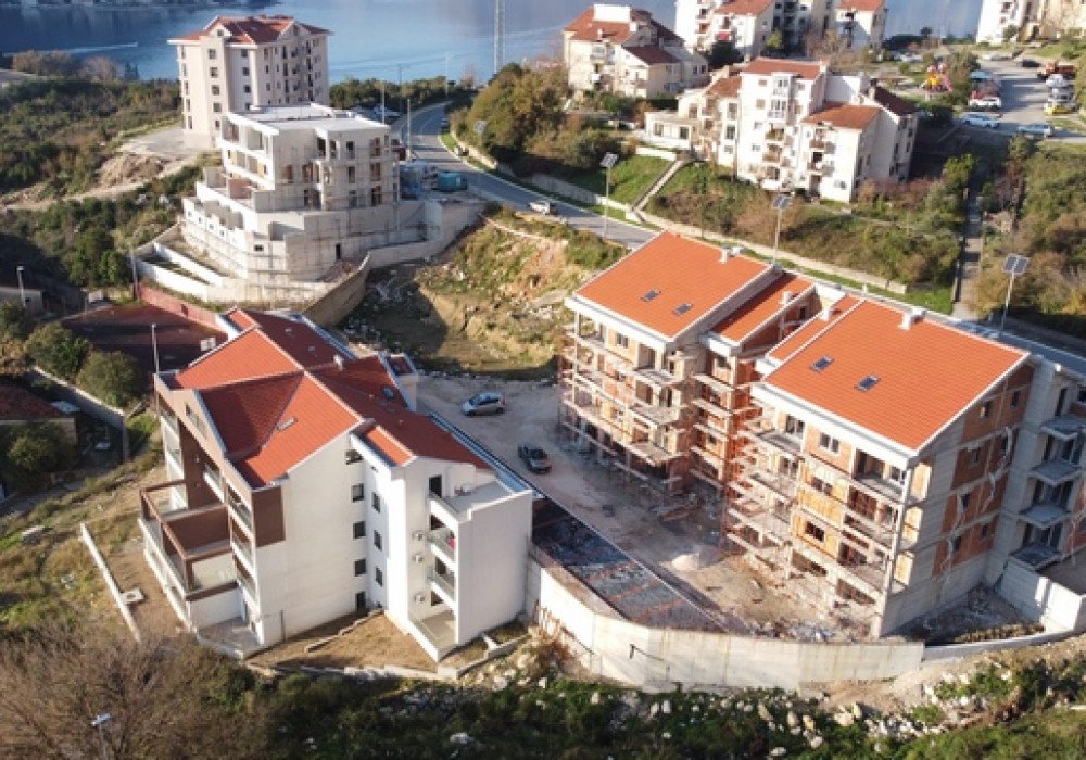Boka Kotor Bay, Dobrota area. New apartments from the Developer with two and three bedrooms.

Commissioning date - 06/01/2023

There are 2 and 3 bedro
