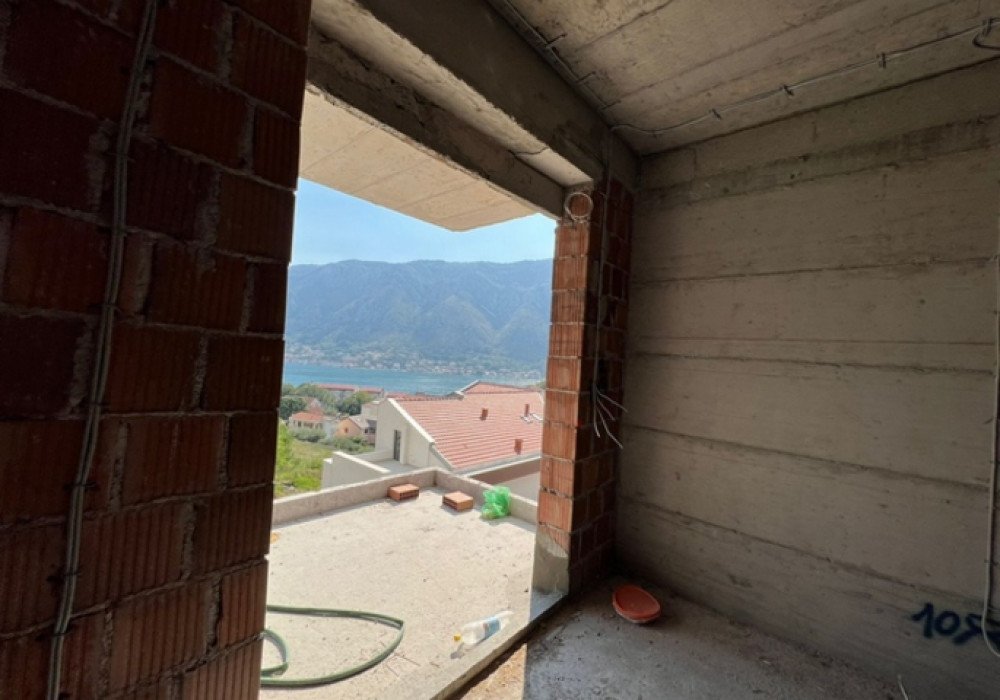 Boka Kotor Bay, Dobrota area. New apartments from the Developer with two and three bedrooms.

Commissioning date - 06/01/2023

There are 2 and 3 bedro