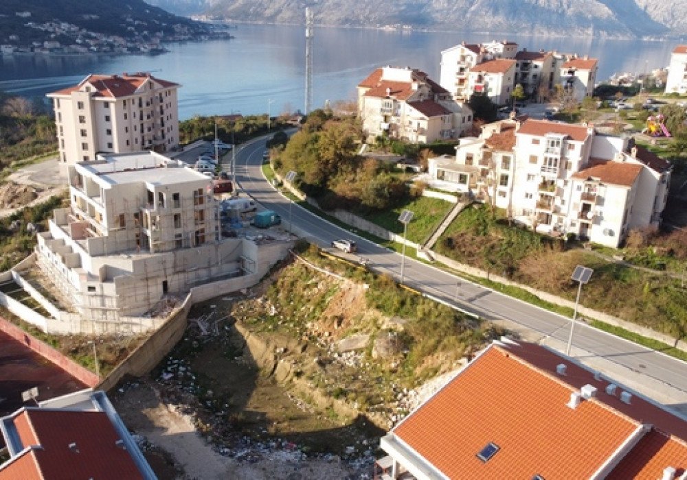 Boka Kotor Bay, Dobrota area. New apartments from the Developer with two and three bedrooms.

Commissioning date - 06/01/2023

There are 2 and 3 bedro