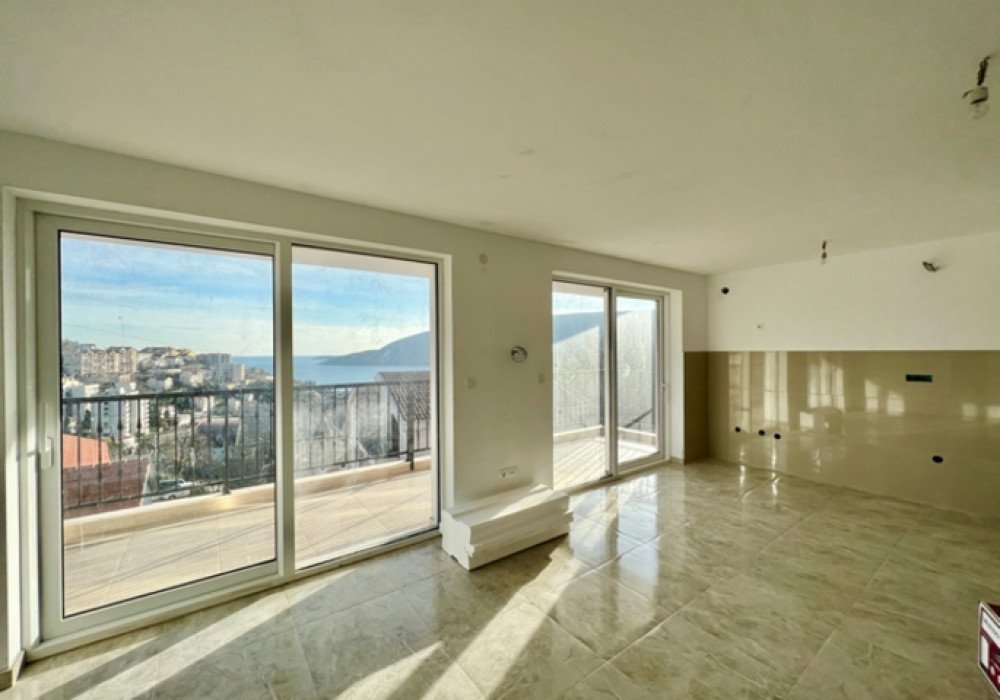 Herceg Novi. New apartments from the Developer.

New five-storey house with panoramic views of the Bay of Kotor.

Distance to the sea 550m.

Area 380 
