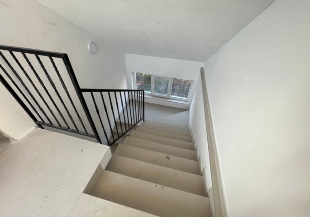 Herceg Novi. New apartments from the Developer.

New five-storey house with panoramic views of the Bay of Kotor.

Distance to the sea 550m.

Area 380 